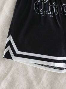 男童无袖卡通字母“Chicago”印花背心和短裤两件套，夏季运动服 - 黑色 - 查看 6