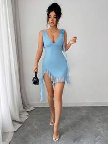 Nuevo vestido mini de primavera/verano para mujer, con diseño de malla y parches, elástico, con estampado floral 3D de unicolor, escote en V profundo, busto fruncido, cintura ceñida, abertura alta con volantes en el bajo, espalda descubierta, elegante y sexy para fiestas, vacaciones y citas - Celeste - Ver 5