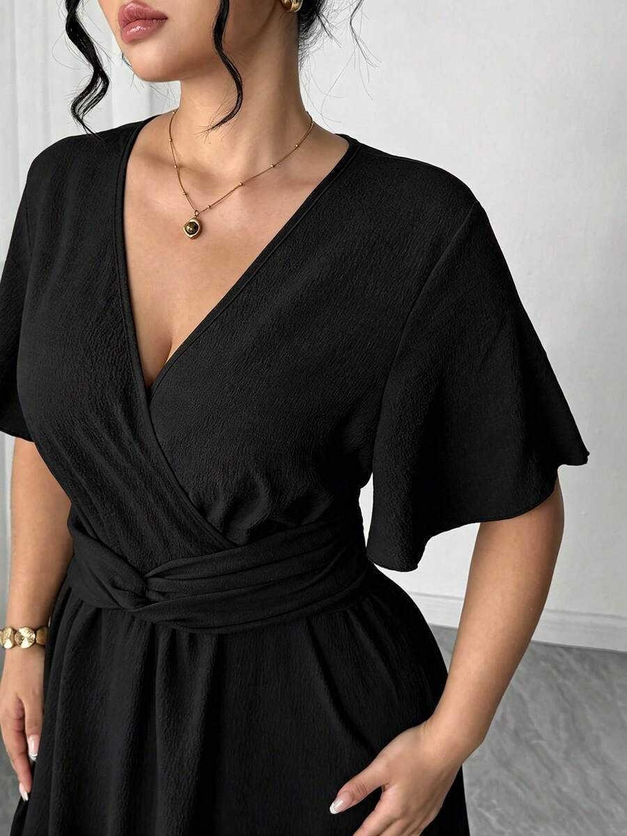SHEIN LUNE CURVE 大码女士优雅度假休闲新款V领宽松袖连衣裙 - 黑色 - 查看 1