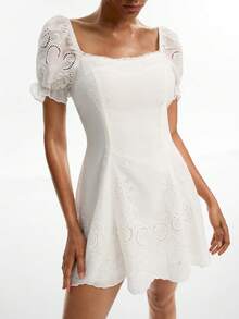 Joudiya Vestido de encaje blanco de primavera y verano, diseño de empalme jacquard con textura calada, informal y dulce, adecuado para el Día de San Valentín, boda, fiesta, evento de moda, falda corta en línea A, manga corta, vestido elegante para el trabajo para mujeres - Blanco - Ver 2