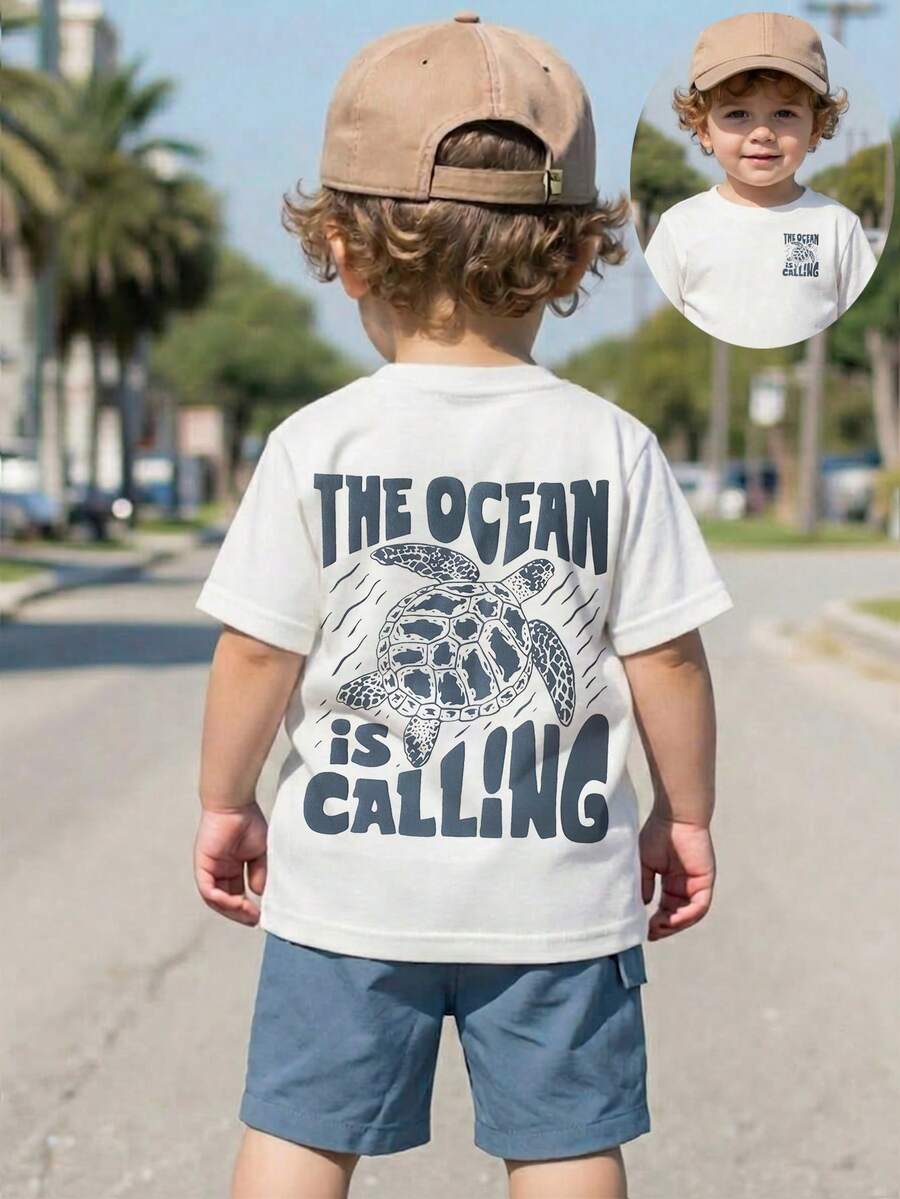 SHEIN Playful Pals 2件組 幼童男童夏季休閒海灘套裝 海洋海龜字母印花T恤與短褲 寬鬆版型 藍白條紋 夏威夷波西米亞風服飾