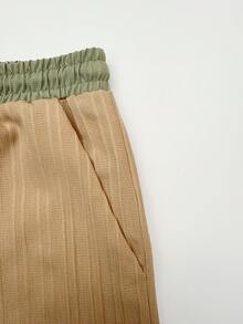 Conjunto de playa para hombre con camisa de manga corta de unicolor y abotonadura sencilla y pantalones cortos con cintura de cordón, para vacaciones - Verde - Ver 7