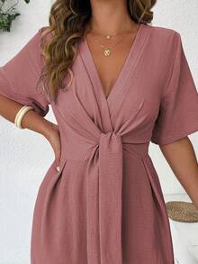 Linhara CURVE Bộ jumpsuit ống rộng cổ chữ V buộc dây phía trước dành cho nữ cỡ lớn, thời trang thường ngày mùa xuân/hè. - Màu Hoa hồng đỏ - Xem 7