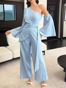 Modelyn Bộ jumpsuit thanh lịch dành cho nữ với cổ áo bất đối xứng, hở vai, khóa kim loại ở eo, chất liệu vải có họa tiết, quần ống đứng. - Màu xanh lam - Xem 5