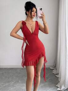 Nuevo vestido mini de primavera/verano para mujer, con diseño de malla y parches, elástico, con estampado floral 3D de unicolor, escote en V profundo, busto fruncido, cintura ceñida, abertura alta con volantes en el bajo, espalda descubierta, elegante y sexy para fiestas, vacaciones y citas - Rojo - Ver 7