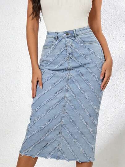 Falda de Mezclilla Ajustada con Rayas Diagonales y Flecos Falda MIDI de Mezclilla Moderna con Diseño en V Falda MIDI Casual de Mezclilla con Detalle de Rayas