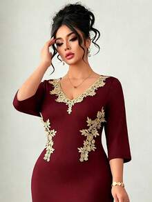 Elenzga Đầm đen ôm dáng thanh lịch tối giản cổ chữ V dành cho nữ cỡ lớn, điểm xuyết hoa vàng, phù hợp cho mặc hàng ngày, hẹn hò, dự tiệc và tiệc chiêu đãi. - Màu Đỏ Sâu - Xem 7