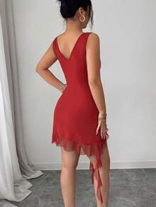 Nuevo vestido mini de primavera/verano para mujer, con diseño de malla y parches, elástico, con estampado floral 3D de unicolor, escote en V profundo, busto fruncido, cintura ceñida, abertura alta con volantes en el bajo, espalda descubierta, elegante y sexy para fiestas, vacaciones y citas - Rojo - Ver 6