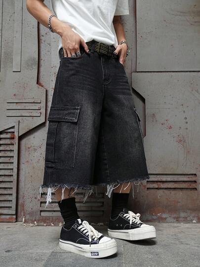 Manfinity EMRG Quần short denim nam màu trơn, túi xéo, viền rách, ống rộng, kiểu dáng thường ngày.
