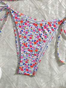 Swim Mod Koleksi Musim Semi/Panas 2026 Terbaru, Pakaian Renang Minimalis Seksi Bermotif Bunga yang Menawan, Set Bikini Dua Potong Model Halter Ikat, Warna Putih untuk Golf - MultiWarna - View 5