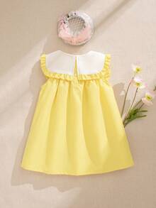 SHEIN Vintaside Kids 1 buah Gaun Bayi Perempuan Musim Panas Model Baru Kerah Peter Pan, Blok Warna, Ruffle, Pita Bordir, Bagian Belakang Terbuka Warna Pink, Manis & Imut untuk Jalan-jalan, Bepergian, Liburan - Kuning - View 3