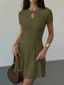 Aloruh Women's Elegant Commuter Minimalist Beige Knit A-Line Dress - Army Green - View 5
