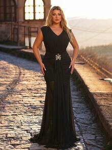 Glamrae Plus Size Elegant Luxurious Black And Gold Stretch Satin V-Neck Wide Shoulder Ruched Metal 3D Floral Decor Fitted Mermaid Hem Formal Gown, Suitable For All Occasions Formal Winter - Black - View 7