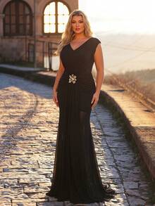 Glamrae Plus Size Elegant Luxurious Black And Gold Stretch Satin V-Neck Wide Shoulder Ruched Metal 3D Floral Decor Fitted Mermaid Hem Formal Gown, Suitable For All Occasions Formal Winter - Black - View 5