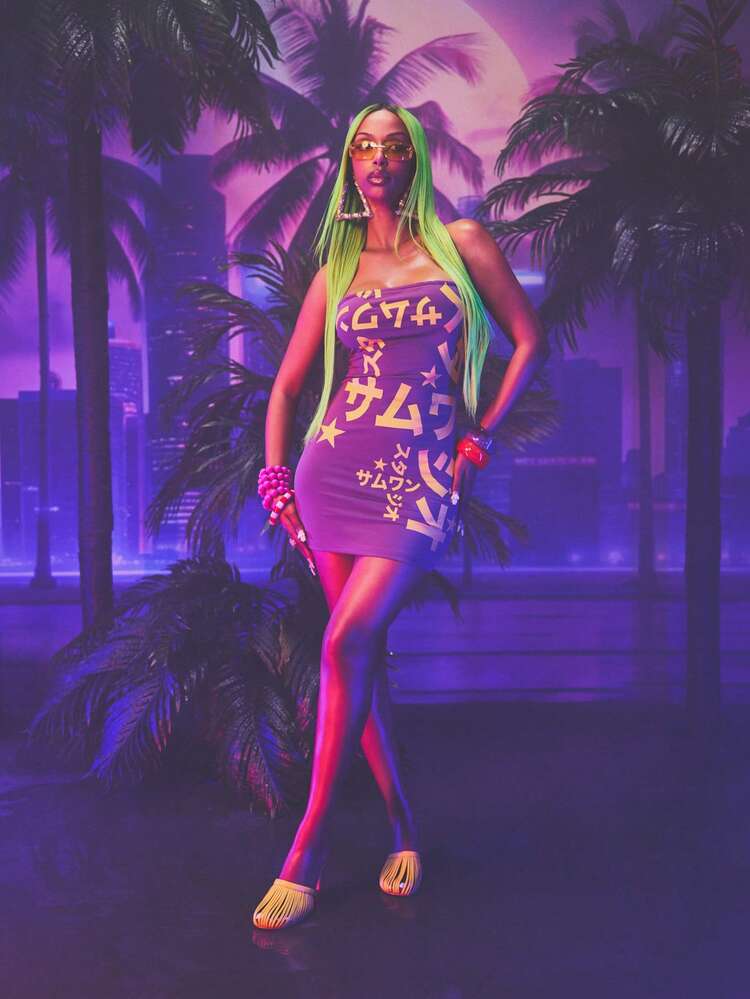 SUMWON WOMEN Lila Minikleid mit japanischem Schriftzeichen-Muster, trägerloses Bandeau-Design, mit gelben Grafiken und Sternen