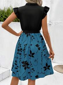SHEIN Clasi Trang phục mùa hè cho nữ, Đầm ngắn tay màu đen in hoa, cổ chữ V, tay áo cánh bướm, thắt lưng, chân váy xếp ly thanh lịch. - Màu xanh bạc hà - Xem 2