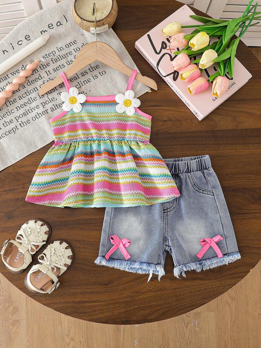 SHEIN Vintaside Kids 女婴夏季粉色条纹甜美清新花卉装饰吊带背心和牛仔短裤套装,蝴蝶结细节,适合日常外出、休闲旅行、家庭聚会、夏季购物 - 粉色 - 查看 1