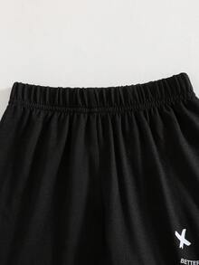 SHEIN 两件套儿童可爱印花无袖T恤和短裤运动套装，黑色底色搭配趣味表情图案，适合夏季运动或休闲穿着。 - 黑色 - 查看 3