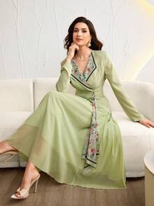 Modelyn Bộ 2 món nữ dự tiệc cưới mùa hè màu xanh lá xám, áo blazer ôm cổ bẻ in họa tiết & chân váy xòe voan hoa sang trọng - màu xanh lá - Xem 9