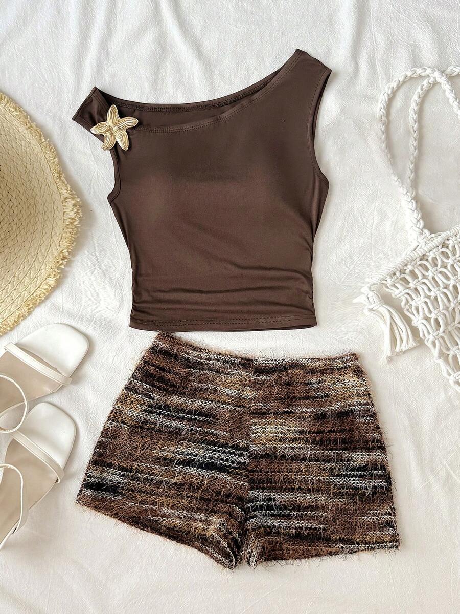 SHEIN Bộ đồ 2 mảnh dành cho bé gái tuổi teen, phong cách thường ngày dự lễ hội âm nhạc, thanh lịch, phong cách boho nhiệt đới, chất liệu len mềm mại, màu nâu, kiểu dáng bất đối xứng, gồm áo thun và quần short, bộ đồ hai mảnh mùa hè, bộ đồ hai mảnh thường ngày, bộ đồ hai mảnh mùa hè. - màu nâu - Xem 1