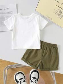 SHEIN Playful Pals 2件/套 嬰幼兒中性 0-3歲 熊圖案短袖上衣 & 鬆緊腰短褲套裝 橄欖綠 夏季休閒可愛海灘嬰兒服 - 軍綠色 - 查看 3