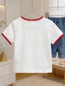 SHEIN Vintaside Kids Áo thun ngắn tay cổ tròn viền hoa màu trắng cho bé gái 6 tháng-3 tuổi, in chữ Cherry, quần áo trẻ em gái, áo thun ngắn tay cho bé gái, áo ngắn tay trắng đa năng cho bé gái, đường viền tinh tế ở cổ áo và gấu tay áo, họa tiết quả anh đào, họa tiết trái cây, họa tiết Anh Quốc, thích hợp cho mùa xuân/hè, mùa hè. - trắng - Xem 2