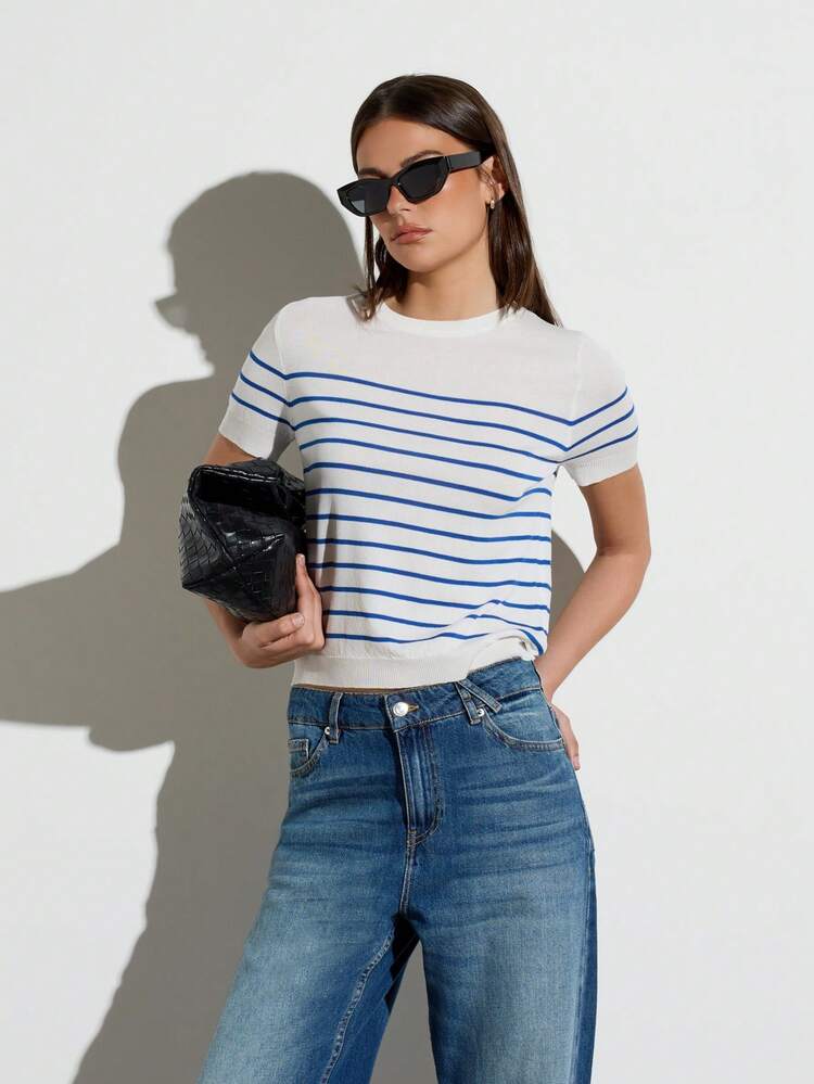 KSTM Top tricoté à col rond à manches courtes rayé avec rayures horizontales bleues. T-shirt décontracté pour femmes, coupe régulière, idéal pour le printemps et l'été, pour tous les jours