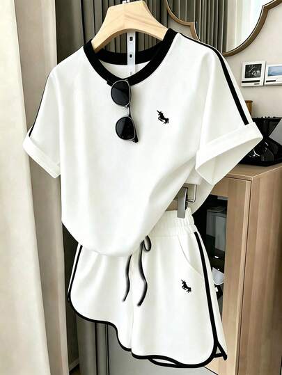 Franclia Bộ đồ thể thao nữ thường ngày, quần short rộng và áo tay ngắn, thêu logo hình ngựa, thích hợp cho chạy bộ mùa hè, ở nhà, hoạt động ngoài trời và mặc hàng ngày.