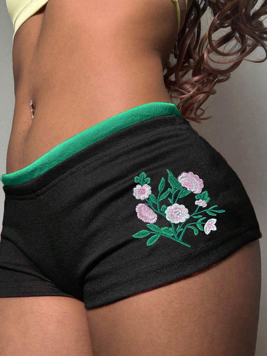 Flirla 女士时尚多色浪漫花卉刺绣短裤 - 彩色 - 查看 1