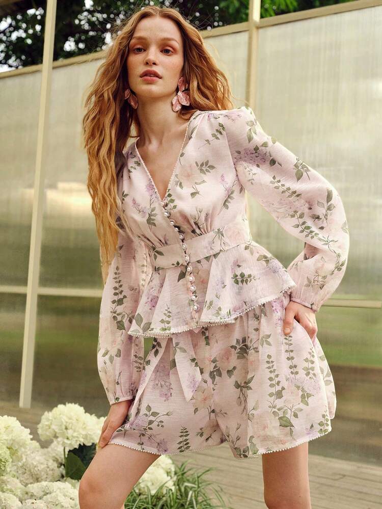 ELEGANT SWEET RETRO LIGHT PINK LONG SLEEVE LANTERN SLEEVE V-NECK TOP & WIDE-LEG SHORTS TWO PIECES SET FOR WOMEN | RANDOM FLORAL PATTERN FABRIC), FAUX PEARL EMBELLISHMENT TOP WITH WAIST CINCH DETAIL & SHORTS, IDEAL FOR SPRING/SUMMER CELEBRATIONS, GARDEN PARTIES, WEDDING GUEST EVENTS, VALENTINE'S DAY, EASTER, CASUAL OUTINGS & SWEET RETRO STYLING