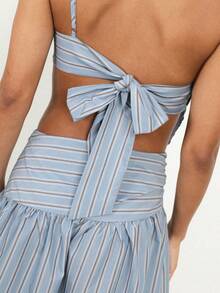 Vestido midi asimétrico de un hombro con rayas, con detalle de espalda abierta y cierre con lazo para ocasiones de verano - Azul - Ver 7