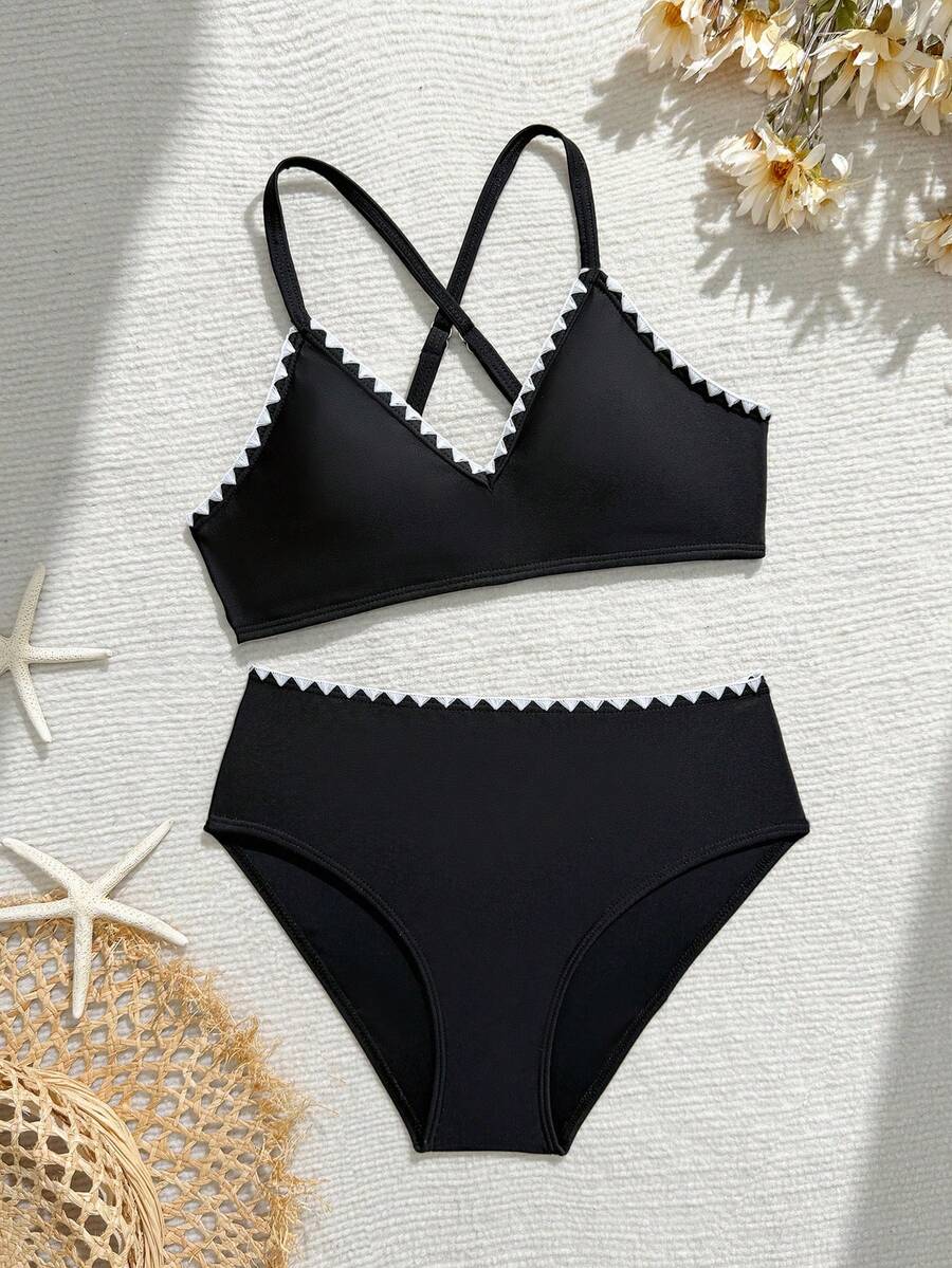 SHEIN Bikini-Sets für Tween Mädchen, einfach und cool, klassisch in Schwarz mit weißer bestickter Muschelverzierung, Neckholder-Träger + kontrastfarbiger Triangel-Bikinihose mit hoher Taille, 2 Stücke Set, Strickstoff, modisch, lässig, elegant, geeignet für Schwimmen, Sommerurlaub, Strand, Pool, Party, Feiertage