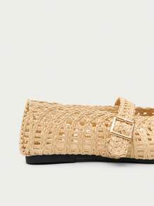Nöista Ballet Flat In A Natural Tone, Crafted In Woven Raffia For A Breathable, Artisanal Look.
Features A Square Toe And A Central Strap With Buckle For A Secure, Structured Fit.
The Open Weave And Organic Texture Give It A Relaxed, Summer-Ready Feel With A Handcrafted Edge. - Apricot - View 7