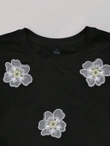 Resyla 女士圆领3D立体花卉装饰休闲百搭日常上衣 - 黑色 - 查看 3