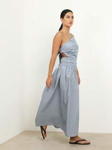 Vestido midi asimétrico de un hombro con rayas, con detalle de espalda abierta y cierre con lazo para ocasiones de verano - Azul - Ver 8