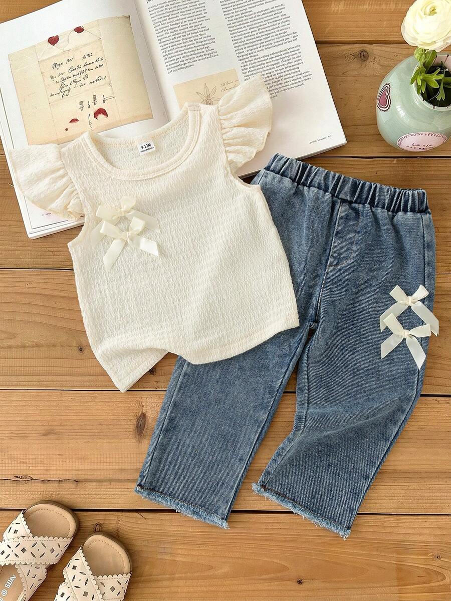 SHEIN 2件組女嬰夏季兩件套可愛圓領荷葉袖上衣配蝴蝶結牛仔褲 親子款藍白條紋風格外出套裝 - 杏色 - 查看 1