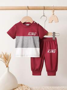 SHEIN 新生男宝宝休闲运动时尚撞色字母印花圆领短袖上衣和字母印花长裤套装，夏季 - 紅色 - 查看 3