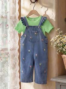 SHEIN Vintaside Kids 2件組女嬰套裝 可愛藍色花卉刺繡牛仔吊帶褲 & 素色短袖上衣 夏季休閒家庭穿搭百搭春季套裝 - 綠色 - 查看 5