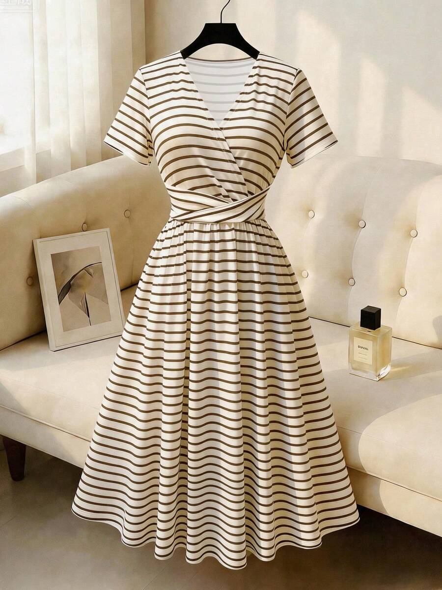 Franclia Đầm kẻ sọc vintage mới mùa xuân/hè, siêu co giãn, thiết kế cổ chữ V, eo xoắn, ôm sát tôn dáng, thanh lịch, phong cách retro giản dị, phù hợp cho mặc hàng ngày, đi làm, đi nghỉ mát, dự tiệc và các dịp khác. - Màu be - Xem 1