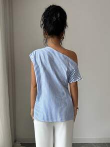 SHEIN Elenzya Áo kiểu nữ thanh lịch, dáng lệch vai, kẻ sọc, thích hợp cho mùa hè. - Xanh và trắng - Xem 2