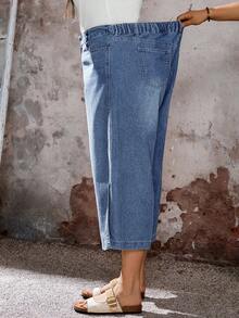 EMERY ROSE EMERY ROSE Plus Size Women Fashion Versatile Leg Slit Pocket Zipper Decor 3/4 Length Denim Pants - Medium Wash - View 3