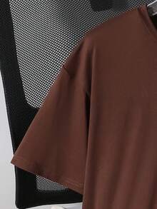 SHEIN Vacaura 2件套青少年男童夏季休闲户外字母印花圆领短袖T恤和运动跑步短裤 - 咖啡棕 - 查看 7