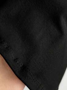 SHEIN EZwear 女款 95% 棉黑色休閒極簡貝殼刺繡圓領修身 T 恤，適合夏季，夏季上衣 - 黑色 - 查看 3