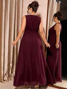 SHEIN LUNE Plus Size Women V-Neck Sleeveless Solid Color Elegant Dress - Burgundy - View 2
