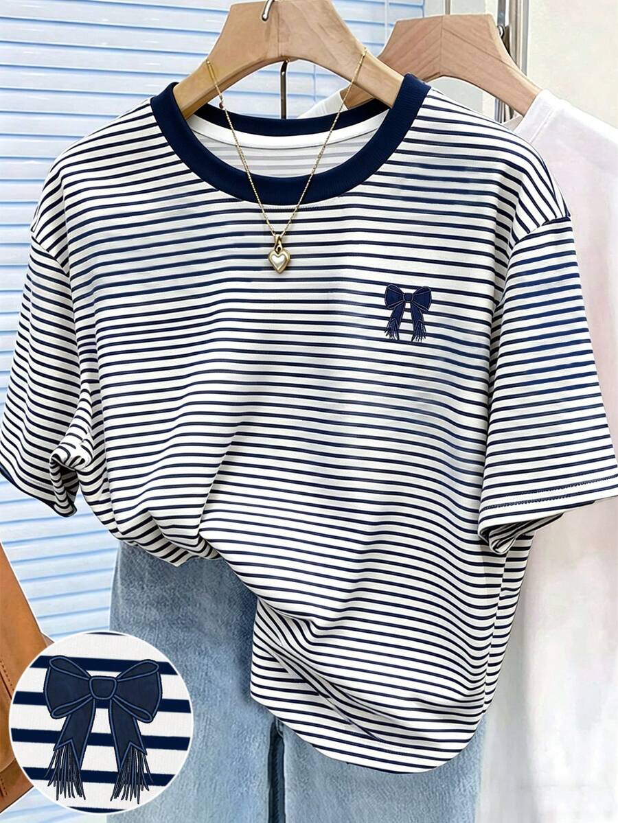 Resyla Kaos Wanita Minimalis Modis dengan Motif Garis-Garis dan Bordir Pita, Kerah Bulat, Hadiah untuk Teman - MultiWarna - View 1