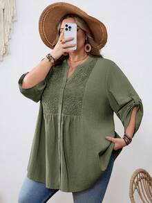 SHEIN CURVE+ Curve 尺码 US22 音乐节、海滨度假、波西米亚风休闲纯色蕾丝拼接前扣宽松衬衫 - 軍綠色 - 查看 9