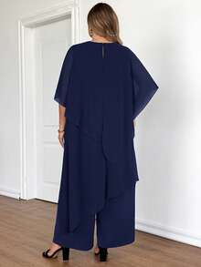 SHEIN CURVE+ 大尺碼女款純色圓領蝙蝠袖不對稱下擺上衣與長褲休閒兩件套 - 藏蓝色 - 查看 3