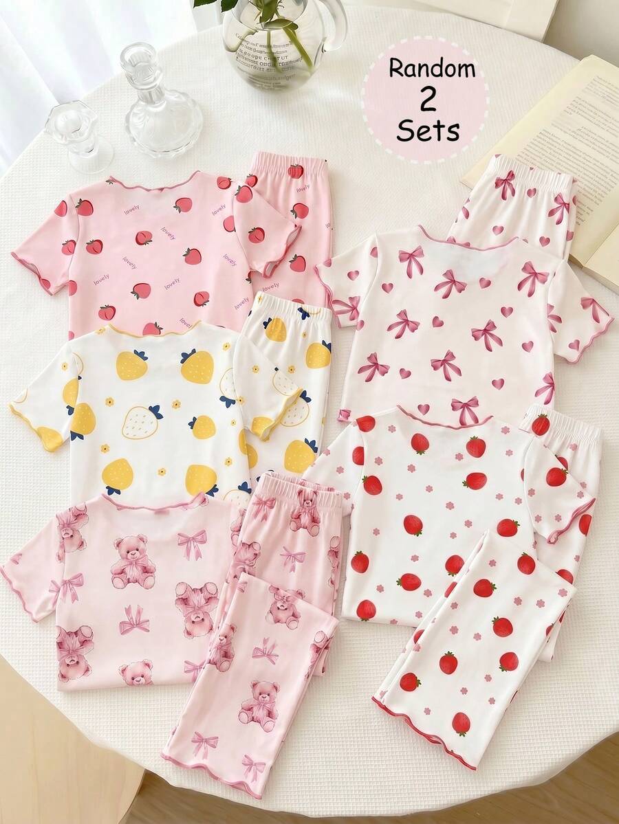 SHEIN Playful Pals 【5套随机发货2套】女婴睡衣,可爱甜美草莓、蜜桃、泰迪熊、蝴蝶结印花波浪下摆圆领短袖上衣+长裤四件套家居服,春夏四季皆宜 - 彩色 - 查看 1