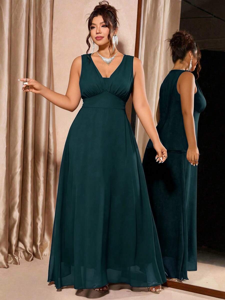 SHEIN LUNE Vestido de fiesta elegante de unicolor sin mangas para tallas grandes - Verde Oscuro - Ver 1
