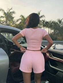 Muchica 女士休闲粉色细条纹短袖T恤和短裤两件套 - 可爱柔美风和清爽风Y2K复古风，适合日常穿着、约会、聚会、夏季海滩、毕业典礼等场合。 - 彩色 - 查看 2